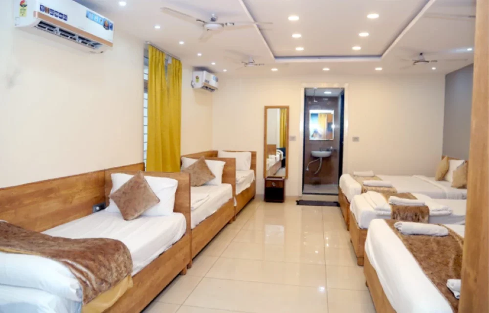 Hotel R R Comfort INN