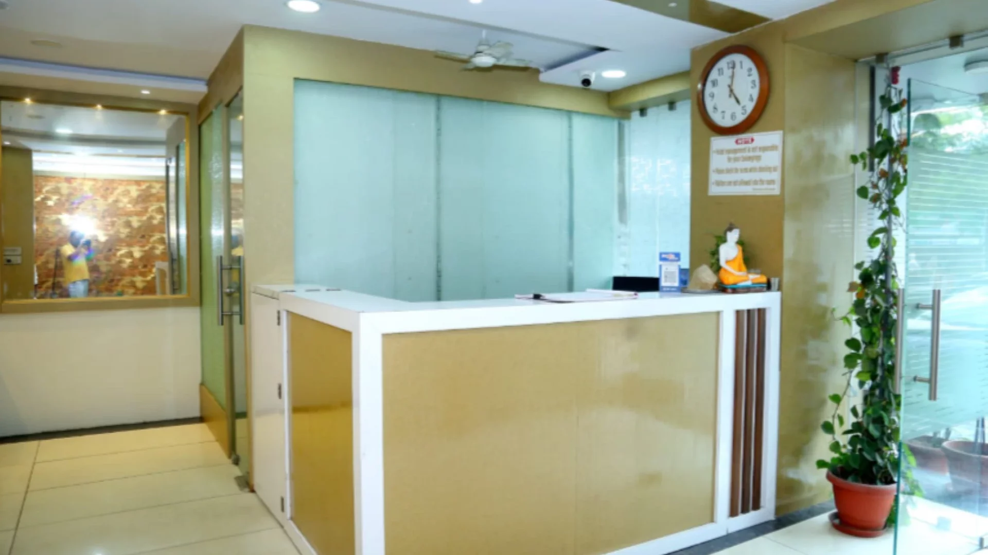 Hotel R R Comfort INN